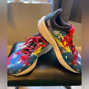 Brooks Launch size 9.5